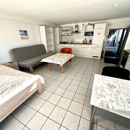 Mit 4 Betten * كاربن