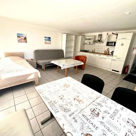 Mit 4 Betten شقة كاربن